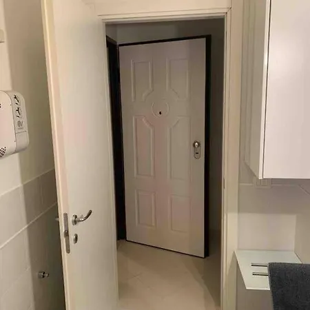 Apartment Wet Dream Escape 