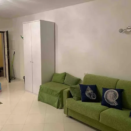 Apartment Wet Dream Escape 